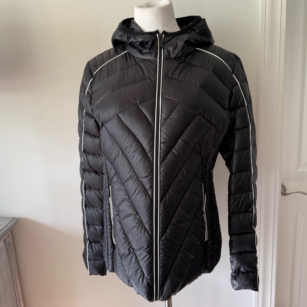 Bcbgeneration Ultra Light Weight Packable Down Ja… - image 2